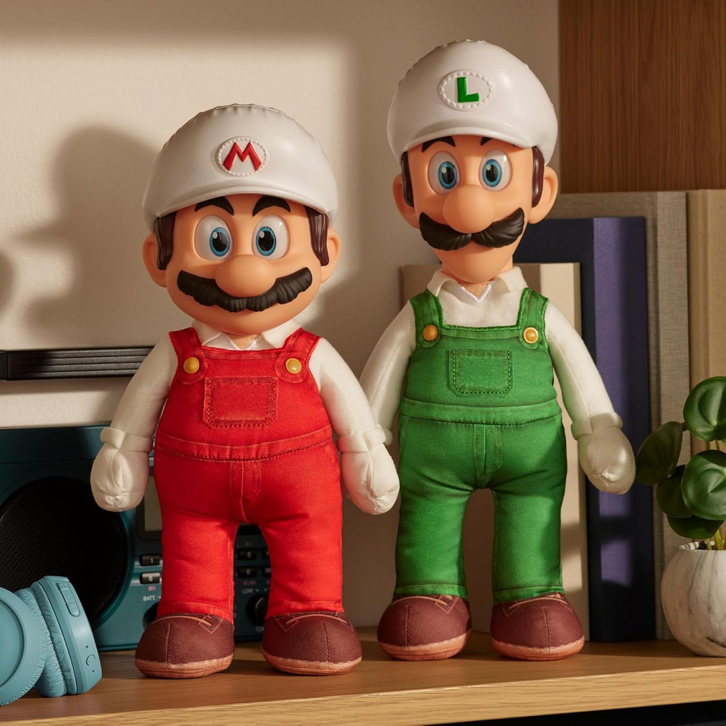 Le film Super Mario Galaxy - Peluche articulée 38 cm - Luigi de Feu